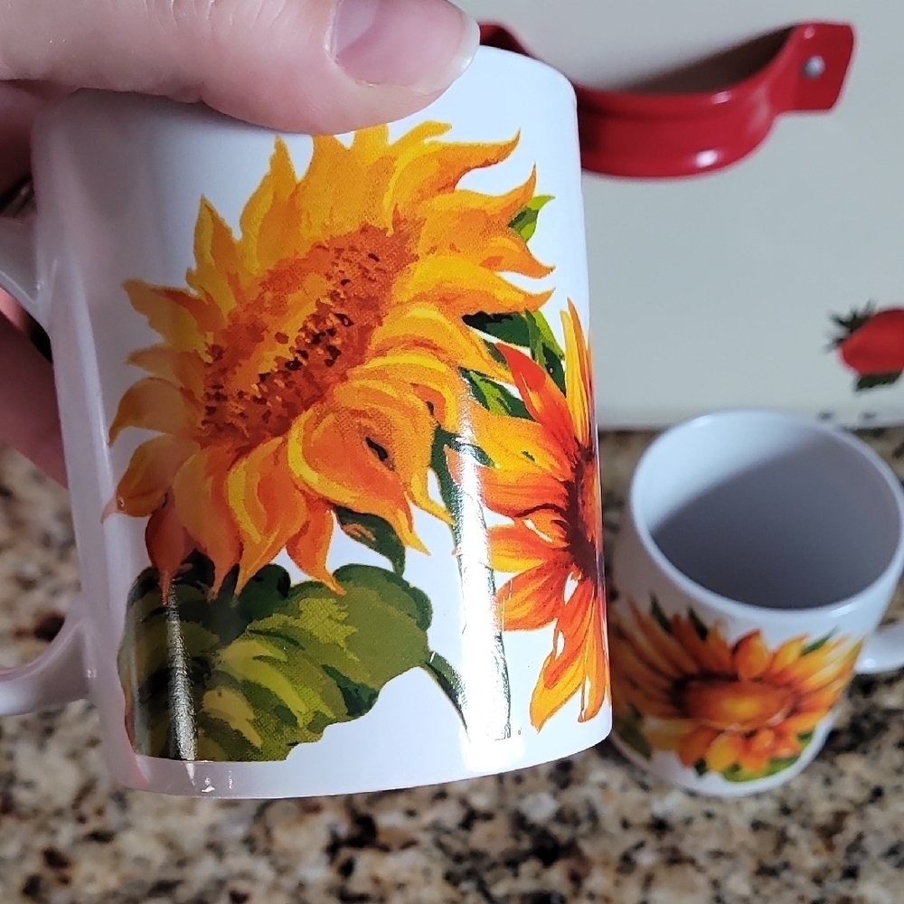 Sunflower Design White Ceramic Mug Set - Picture 2 of 4